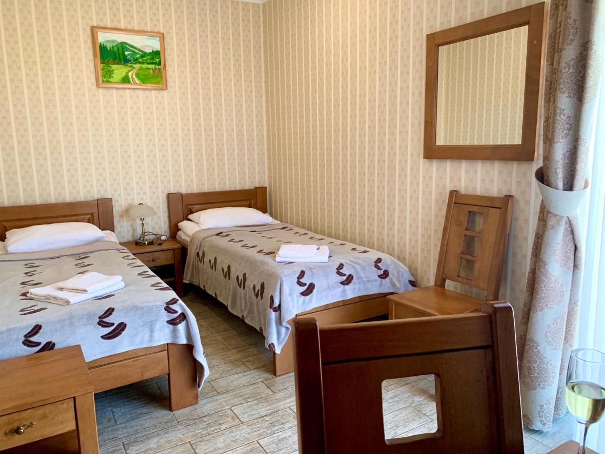 Mini Hotel Solnce Karpat Поляна Екстер'єр фото